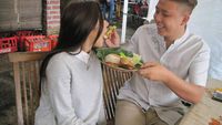Sering Suap-Suapan, Mesranya Rey Utami dan Pablo Benua Saat Kulineran Bareng