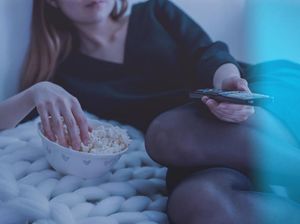 Bukan Solusi Self-Care, Fenomena Mager di Kasur Bahayakan Kesehatan Mental Bukan Solusi Self-Care, Fenomena Mager di Kasur Bahayakan Kesehatan Mental