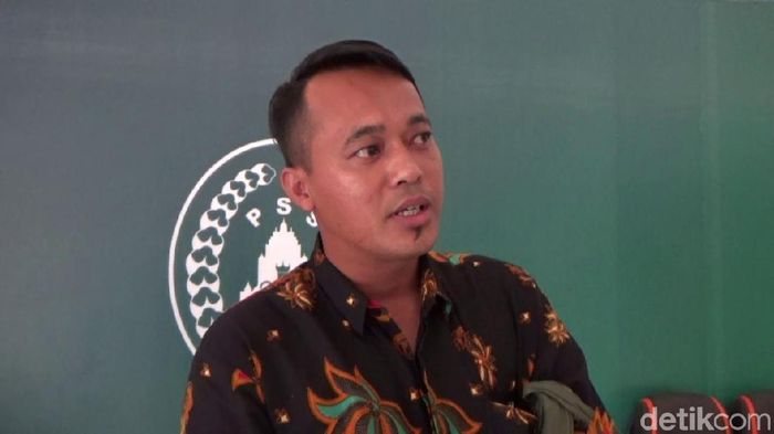 Panpel PSS Sleman siapkan 32 ribu tiket di laga lawan Persebaya Surabaya. (Foto: Ristu Hanafi/detikSport) Panpel PSS Sleman siapkan 32 ribu tiket di laga lawan Persebaya Surabaya. (Foto: Ristu Hanafi/detikSport)