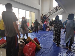 Pencari Suaka Timur Tengah Tiba di Pengungsian Kalideres