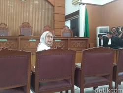 Anak Berharap Hakim Berikan Vonis Bebas ke Ratna Sarumpaet