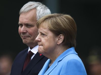 Momen Kanselir Jerman Kejang-kejang Lagi di Depan Umum