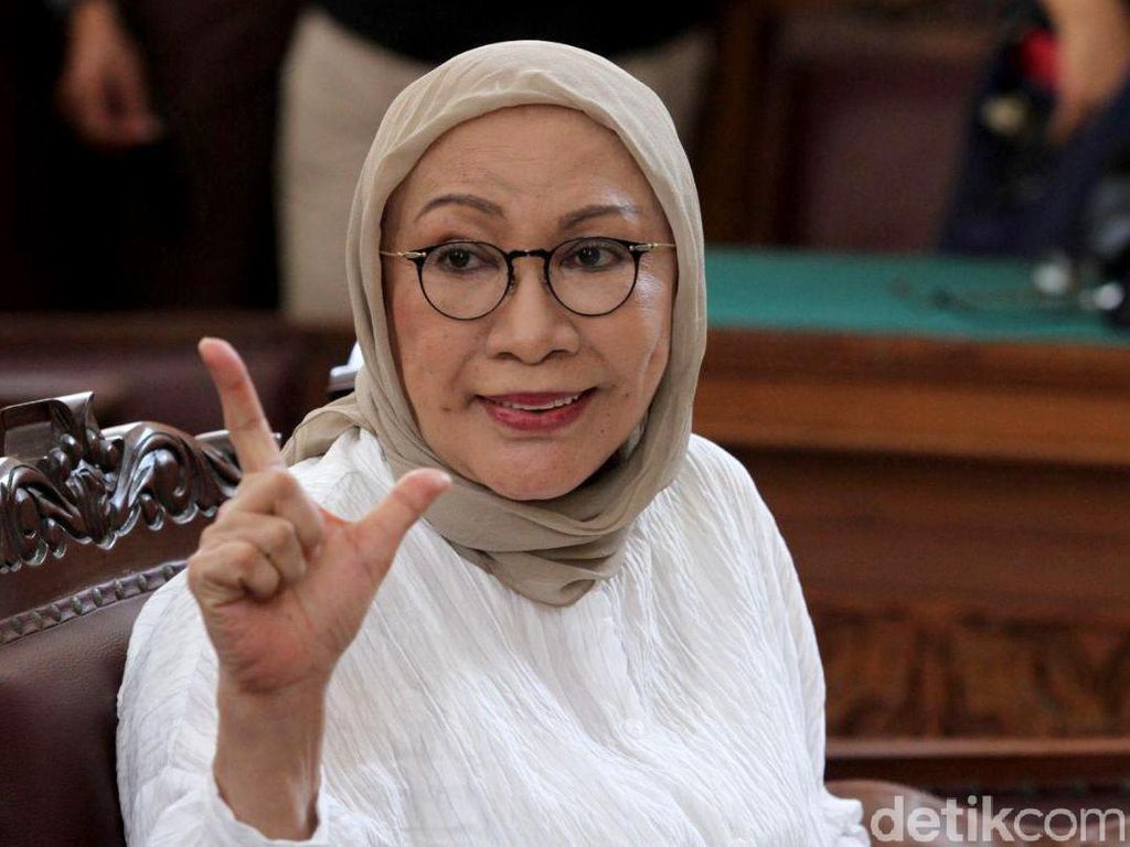 Ratna: Saya Tak Cocok di Politik, Kemarin Salah Masuk Tim Prabowo Ratna: Saya Tak Cocok di Politik, Kemarin Salah Masuk Tim Prabowo