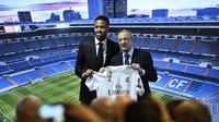 Transfer Eder Militao dari Porto ke Real Madrid ada di urutan ke-15. Madrid mengeluarkan dana 50 juta euro untuk merekrut bek asal Brasil itu. Foto: Oscar del Pozo / AFP