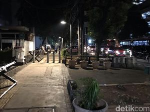 Pencari Suaka di Kebon Sirih Diangkut 19 Bus ke Kalideres Hari Ini Pencari Suaka di Kebon Sirih Diangkut 19 Bus ke Kalideres Hari Ini