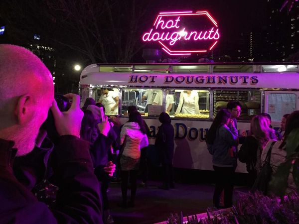 Kemeriahan Winter Night Market, Salju Turun di Kota Melbourne