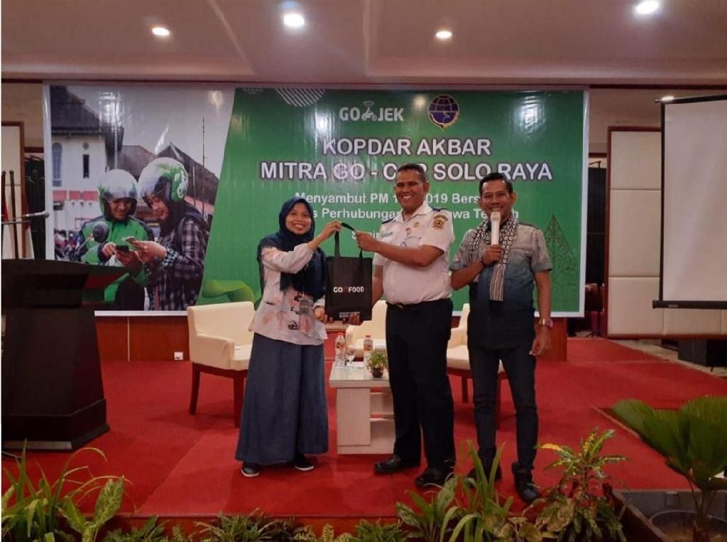 Go-Jek Siap Gandeng Angkutan Sewa Khusus di Solo Go-Jek Siap Gandeng Angkutan Sewa Khusus di Solo