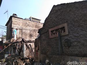 Gedung SD Bakal Dipakai, ke Mana Pengungsi Kebakaran Tebet akan Pindah? Gedung SD Bakal Dipakai, ke Mana Pengungsi Kebakaran Tebet akan Pindah?