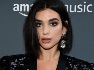 Pakar Ungkap Tren Alis di 2022, Bentuk Ala Lily Collins Hingga Dua Lipa