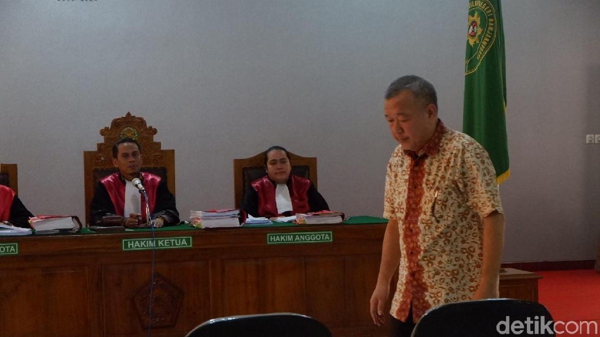 Johar Lin Eng divonis 21 bulan penjara. (Uje Hartono/detikSport)