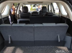 Berapa Harga Wuling Almaz 7-Seater?