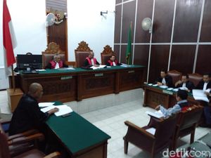 Baca Pleidoi, Jokdri Bantah Rusak Barang Bukti Kasus Pengaturan Skor Baca Pleidoi, Jokdri Bantah Rusak Barang Bukti Kasus Pengaturan Skor
