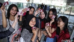 Sebulan Uji Coba, LRT Jakarta Ramai Dikunjungi Warga