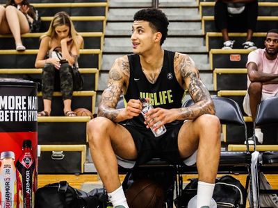 Dikabarkan Dekat dengan Kendall Jenner, Ini Pebasket Kyle Kuzma Saat Kulineran