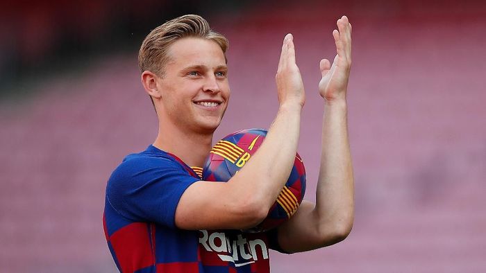 Frenkie de Jong mendapat nomor punggung 21 di Barcelona. (Foto: Eric Alonso/Getty Images) Frenkie de Jong mendapat nomor punggung 21 di Barcelona. (Foto: Eric Alonso/Getty Images)