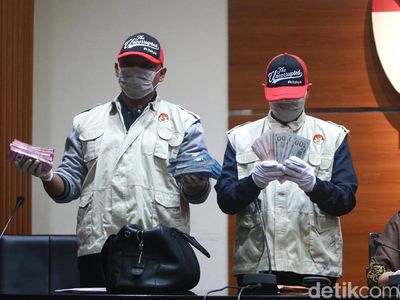 KPK Tunjukkan Barang Bukti Uang Suap Gubernur Kepri