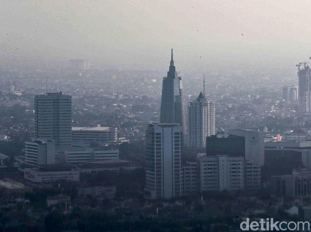 Polusi Udara Jakarta Parah, Proyek Trotoar yang Kena Getah Polusi Udara Jakarta Parah, Proyek Trotoar yang Kena Getah