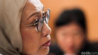 Potret Ratna Sarumpaet Menitikan Air Mata Saat Jalani Sidang