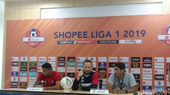 Pelatih Madura United Dejan Antonic dalam jumpa pers jelang laga kontra Tira Persikabo (Amalia Dwi Septi/detikSport) Pelatih Madura United Dejan Antonic dalam jumpa pers jelang laga kontra Tira Persikabo (Amalia Dwi Septi/detikSport)