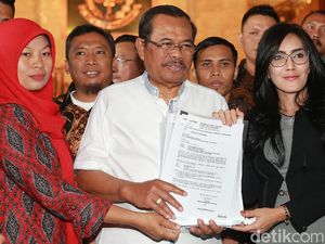 Baiq Nuril Ingin Lihat Anaknya Kibarkan Merah Putih