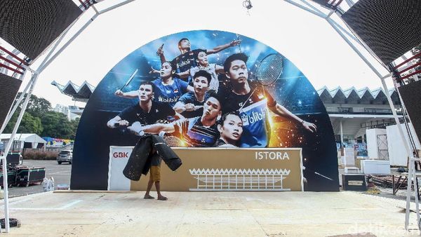Mengintip Kesibukan di Istora Jelang Indonesia Open 2019