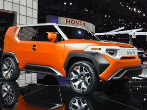 Benarkah Ini Tampang Toyota Corolla?