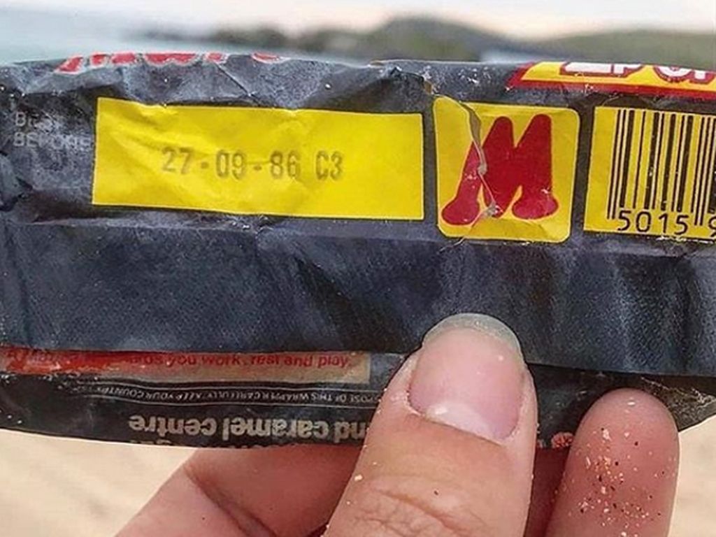 Sampah Bungkus Cokelat Masih Utuh, Kedaluwarsa Tahun 1986 Sampah Bungkus Cokelat Masih Utuh, Kedaluwarsa Tahun 1986