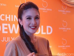 Foto: Hamil 8 Bulan, Sandra Dewi Cantik Bergaun Emas Foto: Hamil 8 Bulan, Sandra Dewi Cantik Bergaun Emas
