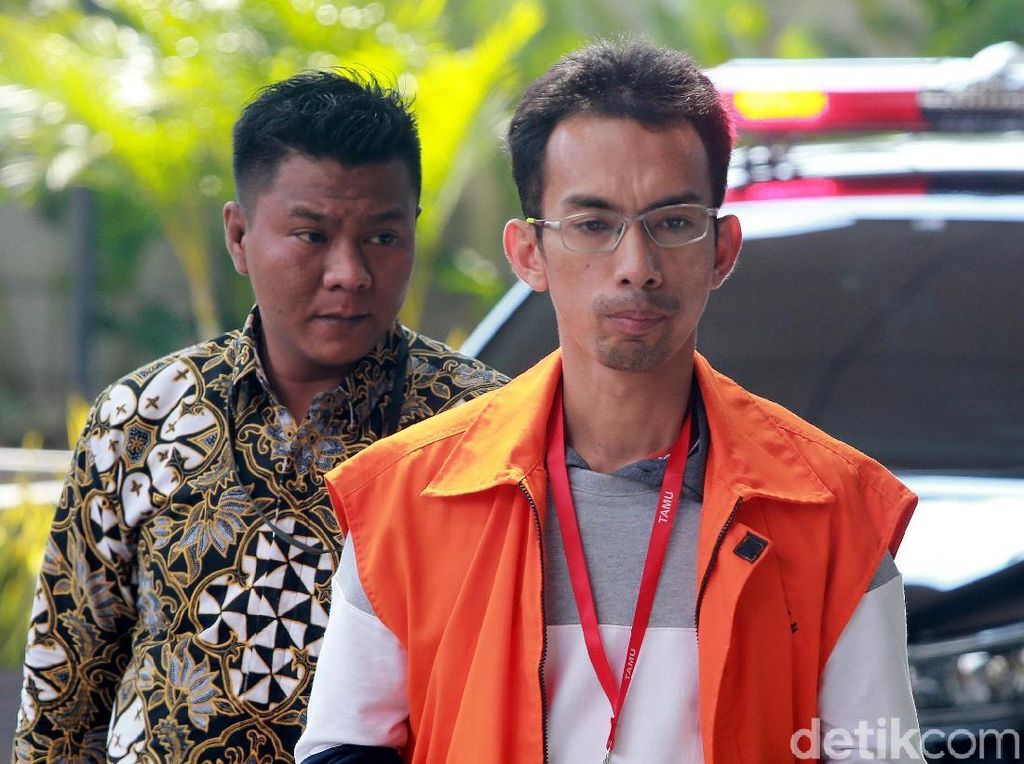 Terima Suap, Giliran Eks Kasi Intelijen Imigrasi Mataram Dibui 4 Tahun Terima Suap, Giliran Eks Kasi Intelijen Imigrasi Mataram Dibui 4 Tahun