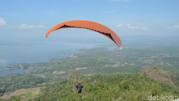 Menjelajahi Langit Cantik Wonogiri Siapa Mau