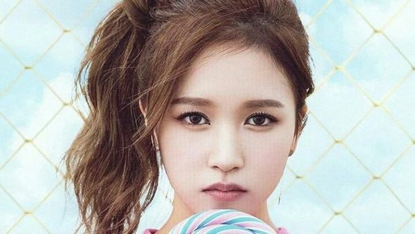 Ini Momen Mina Twice Saat Kulineran Bersama Teman