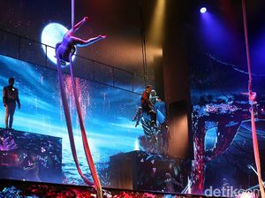Penari Rusia Pukau Pengunjung Trans Studio Cibubur