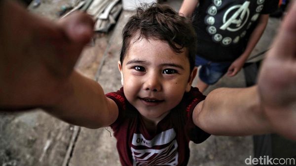 Kondisi Anak-anak Pencari Suaka di Pengungsian