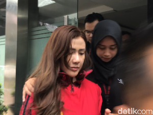 Virus Corona Mewabah, Rey Utami Merasa Terlindungi Selama di Penjara Virus Corona Mewabah, Rey Utami Merasa Terlindungi Selama di Penjara