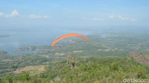 Foto: Sensasi Melayang di Langit Wonogiri yang Cantik