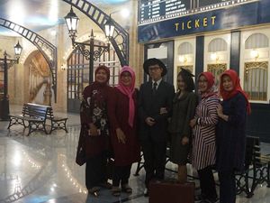 Antusias Pengunjung Asal Tegal hingga Pekanbaru di Trans Studio Cibubur Antusias Pengunjung Asal Tegal hingga Pekanbaru di Trans Studio Cibubur
