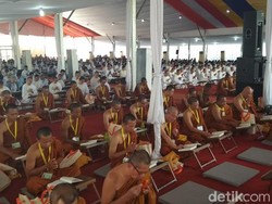 Umat Buddha Laksanakan Indonesia Tipitaka Chanting di Borobudur