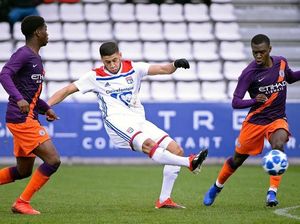 Juventus Gaet Gelandang Muda dari Lyon Juventus Gaet Gelandang Muda dari Lyon