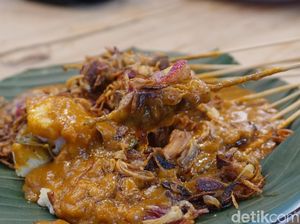 RM Siti Nurbaya: Lamaknyo! Ada Gulai Kepala Kakap dan Sate Padang 24 Jam RM Siti Nurbaya: Lamaknyo! Ada Gulai Kepala Kakap dan Sate Padang 24 Jam