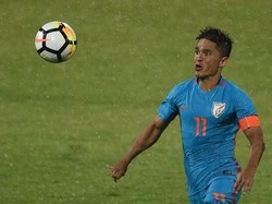 Salip Jumlah Gol Messi, Ini Reaksi Striker India Sunil Chhetri