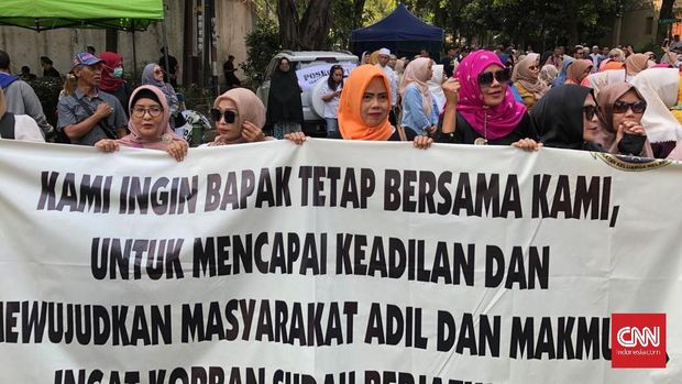 Salah satu tuntutan para emak-emak pendukung Prabowo-Sandi.