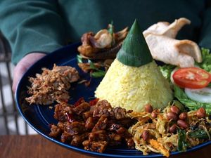 Ada Nasi Tumpeng Mini, Nasi Kapau, hingga Nasi Campur Bali Sedap di 5 Resto Ini Ada Nasi Tumpeng Mini, Nasi Kapau, hingga Nasi Campur Bali Sedap di 5 Resto Ini