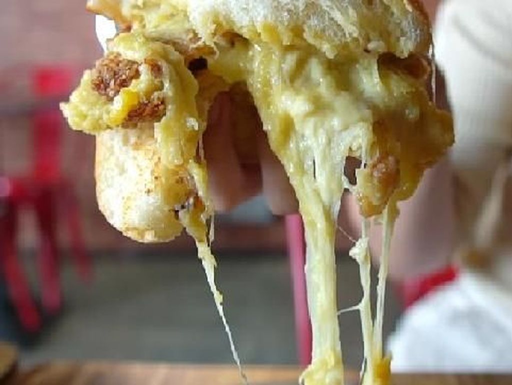 Kamu Mau? Burger Isi Durian Musang King Creamy Plus Mozzarella Mulur Kamu Mau? Burger Isi Durian Musang King Creamy Plus Mozzarella Mulur