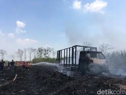 Kebakaran Lahan Tebu di Mojokerto, 1 Truk Hangus dan Sopirnya Terluka