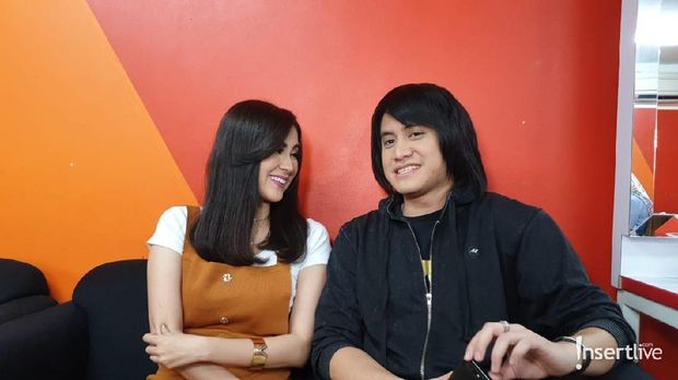 Kevin Aprilio dan Vicy Melanie 