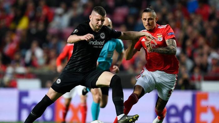 Inter Milan akan mengalihkan fokus ke Ante Rebic jika tak kunjung dapatkan Romelu Lukaku (Foto: Photo by Octavio Passos/Getty Images) Inter Milan akan mengalihkan fokus ke Ante Rebic jika tak kunjung dapatkan Romelu Lukaku (Foto: Photo by Octavio Passos/Getty Images)