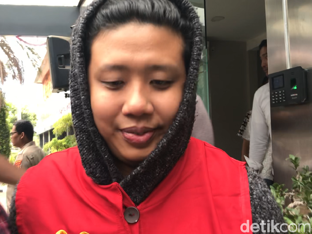 Bebas, Pablo Benua Tak Pulang ke Rumah Rey Utami Bebas, Pablo Benua Tak Pulang ke Rumah Rey Utami