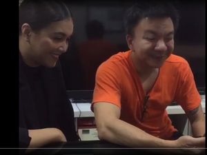 Mengharukan, Momen Video Call Jerry Aurum Nyanyi Bareng Shakira Mengharukan, Momen Video Call Jerry Aurum Nyanyi Bareng Shakira
