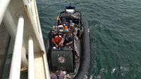 Indonesian Coast Guard dan USCG Latihan Evakuasi Korban di Laut