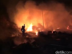Gara-gara Bakar Sampah, Gudang di Tulungagung Ludes Dilalap Api